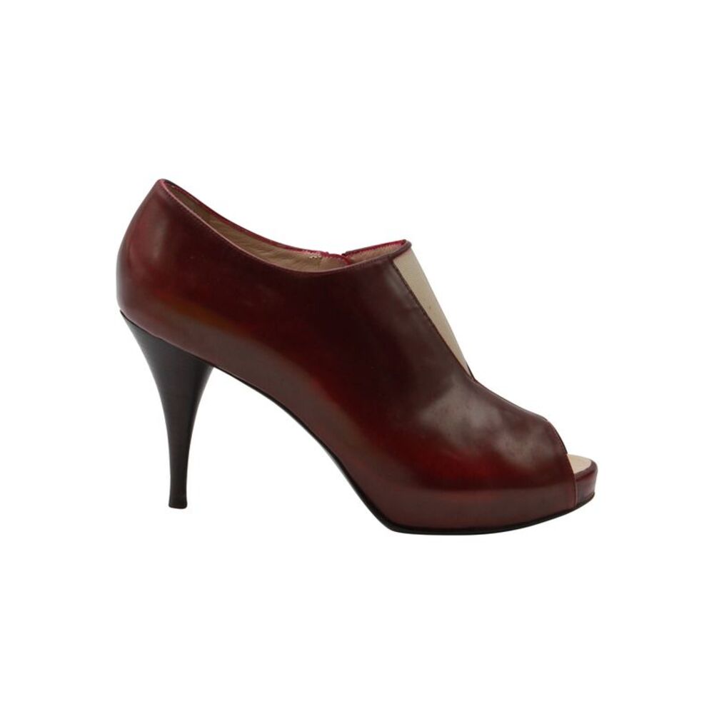 Fendi Cut-Out Peep-Toe Ankle Boots in Burgundy Leather